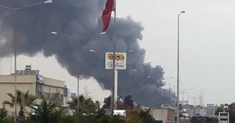 İzmir'de çerez fabrikasında yangın